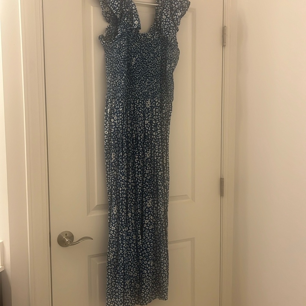 Blue and White Dress. White Pattern on dress. Ruffle Shoulders. Scrunched.